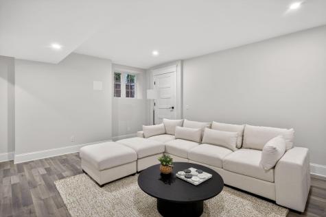 255 Old Main Road Falmouth MA 02556