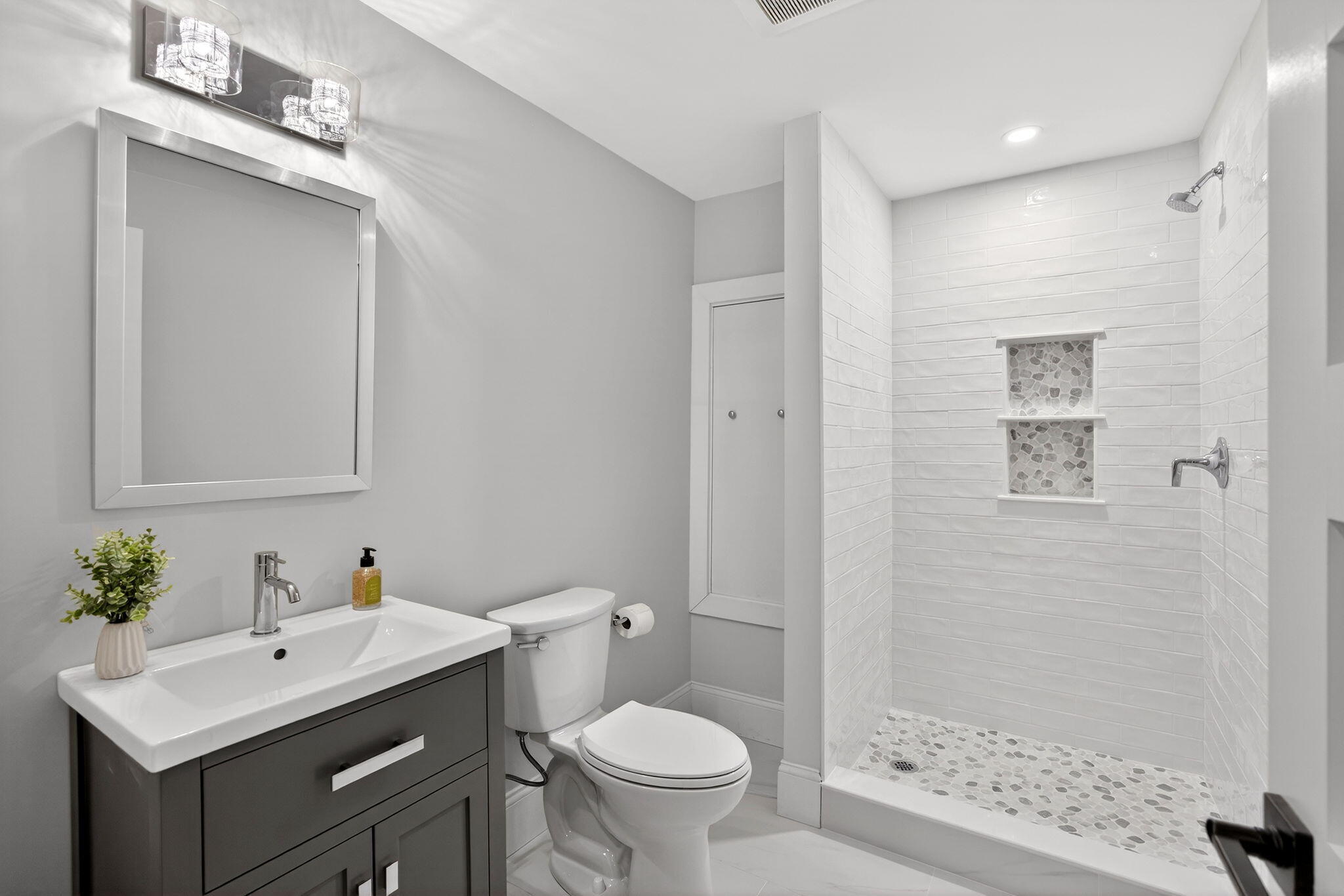 255 Old Main Road Falmouth MA 02556