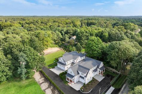 255 Old Main Road Falmouth MA 02556