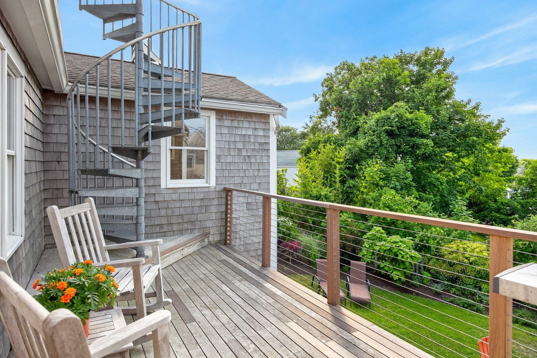 17 Carnes Lane Provincetown MA 02657