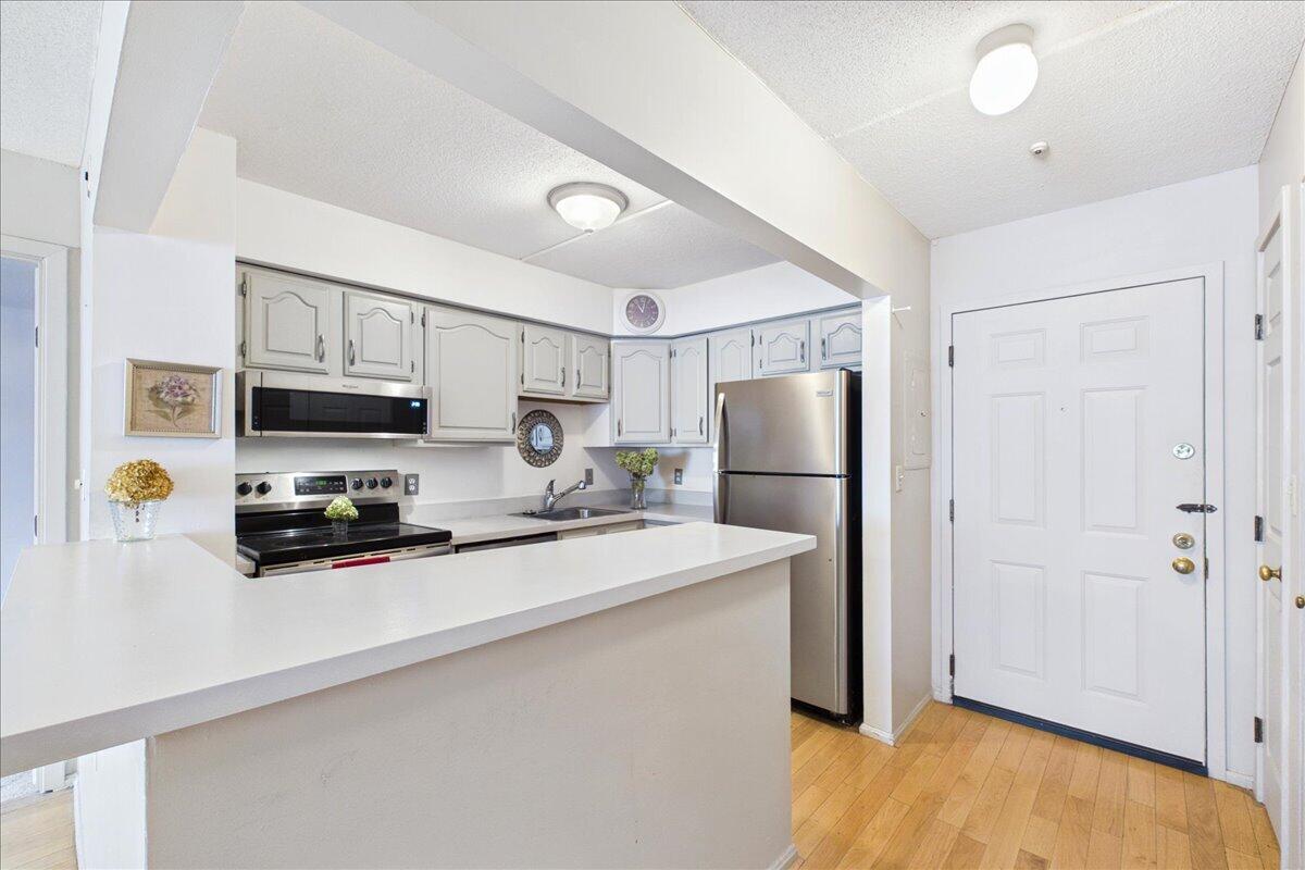 4975 Washington Street West Roxbury MA 02132