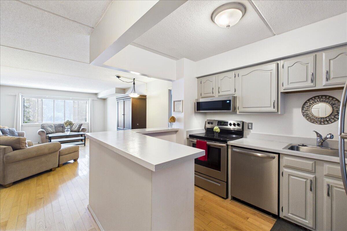 4975 Washington Street West Roxbury MA 02132