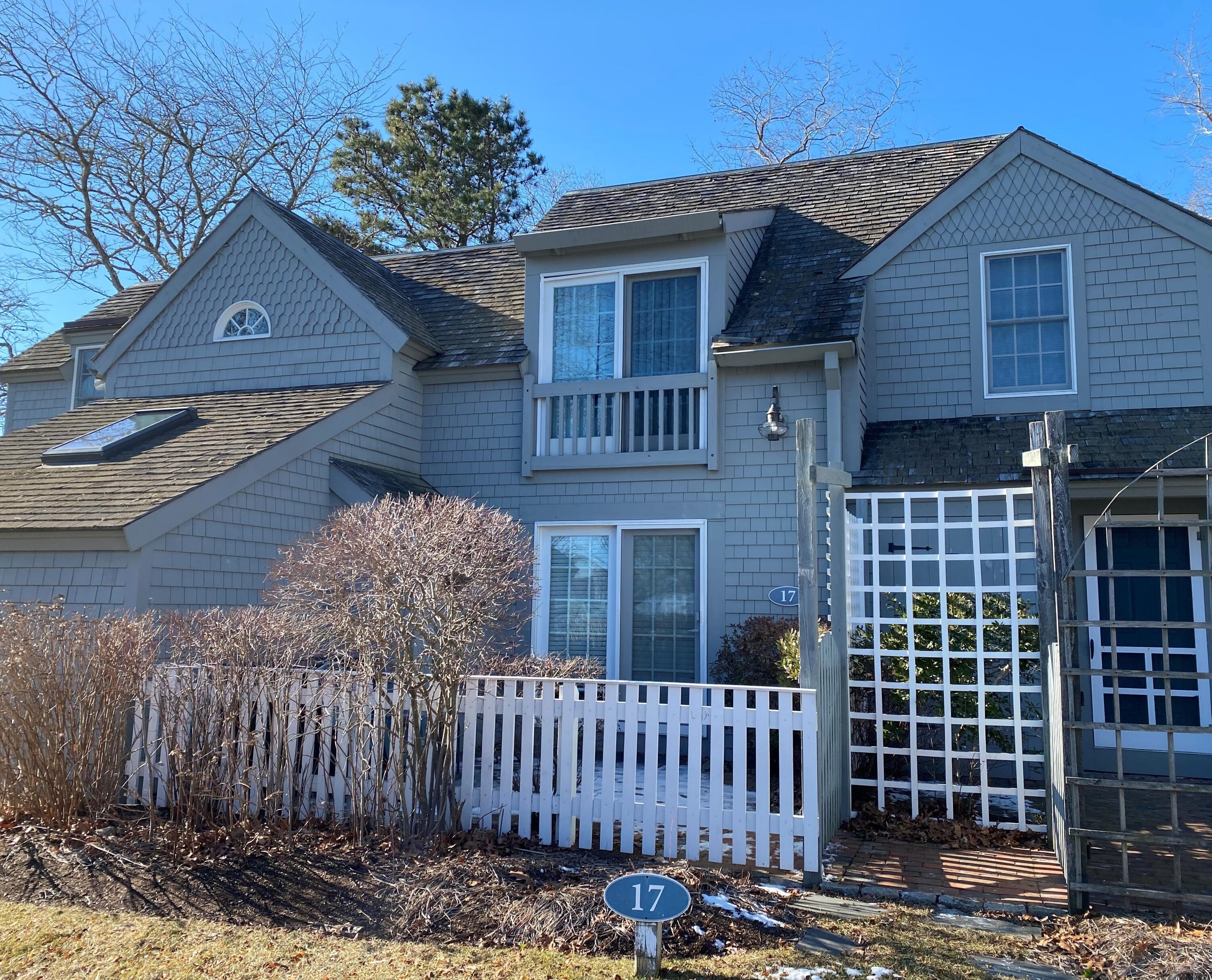 17 Colemans Way Mashpee MA 02649