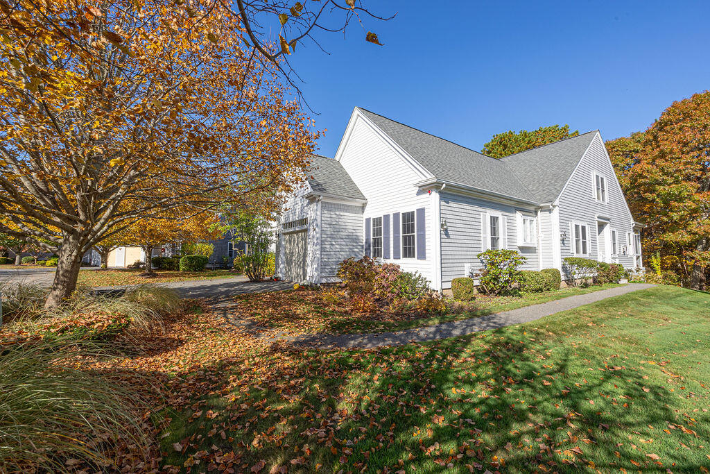 50 Stratford Ridge Mashpee MA 02649