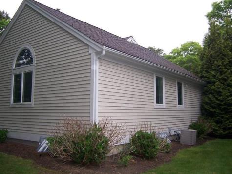 82 Pine Hill Mashpee MA 02649