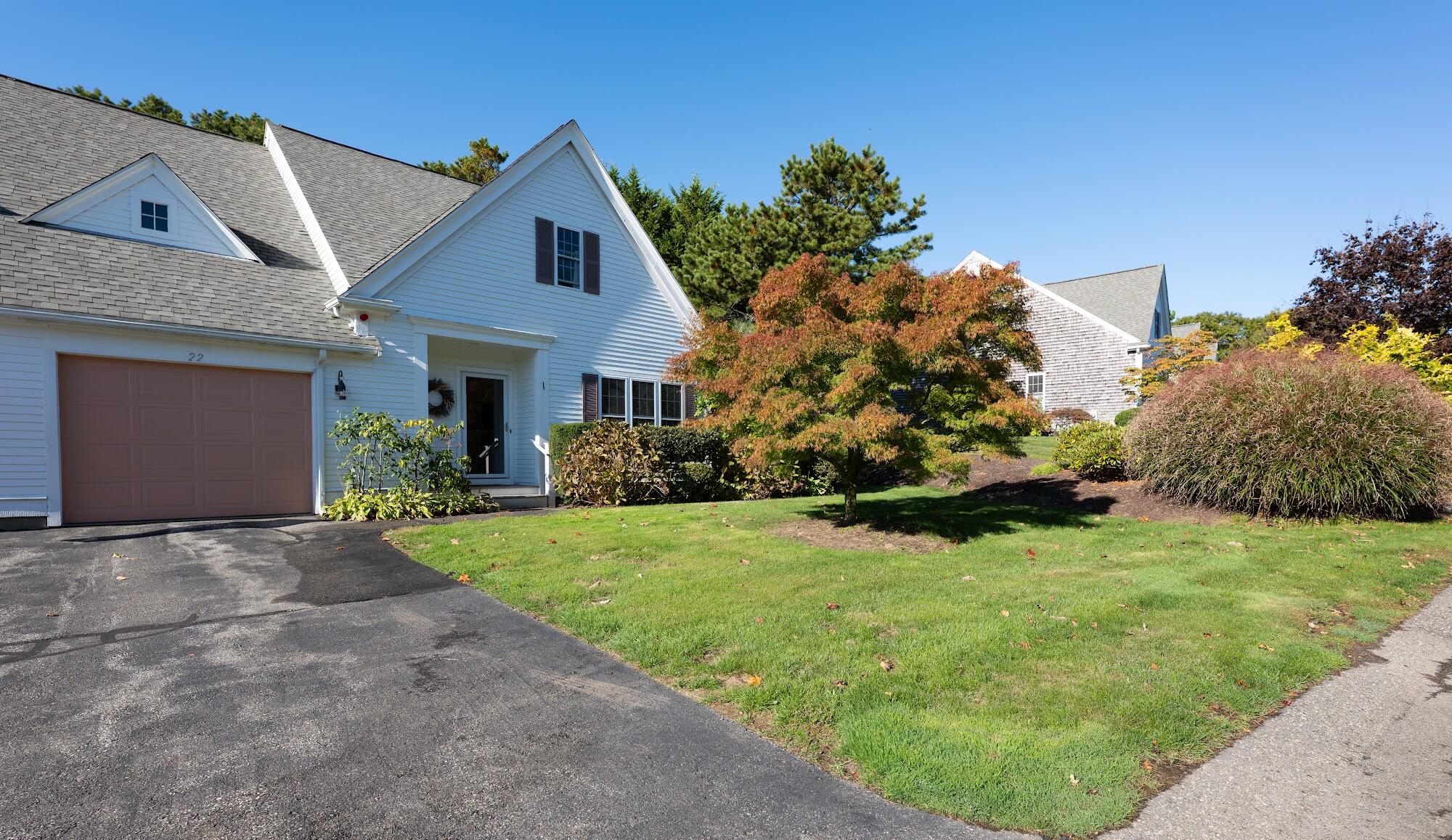 22 Stratford Ridge Mashpee MA 02649
