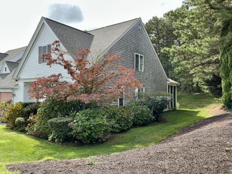 22 Stratford Ridge Mashpee MA 02649