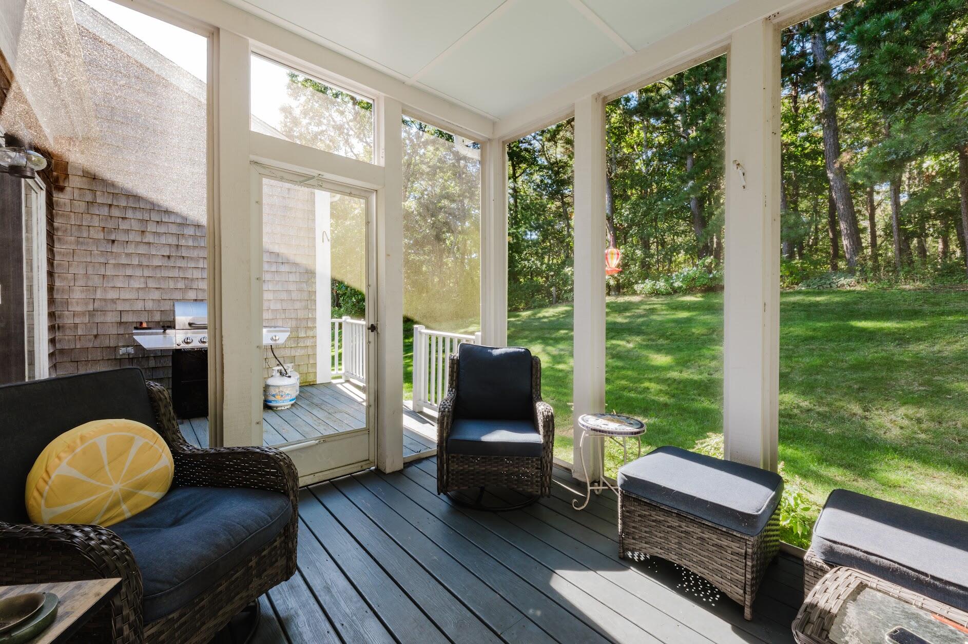 22 Stratford Ridge Mashpee MA 02649