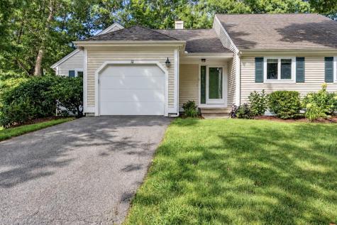 12 Pga Lane Mashpee MA 02649