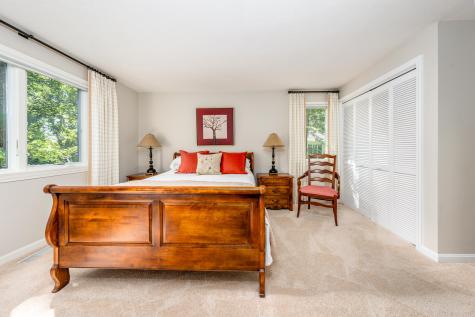 12 Pga Lane Mashpee MA 02649