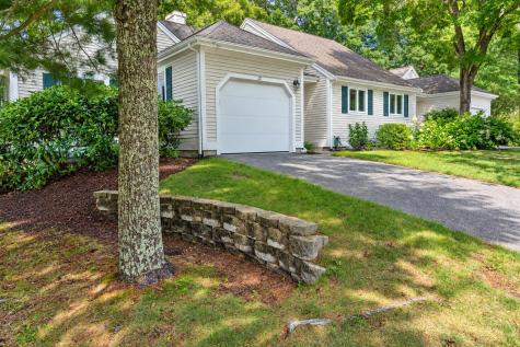 12 Pga Lane Mashpee MA 02649
