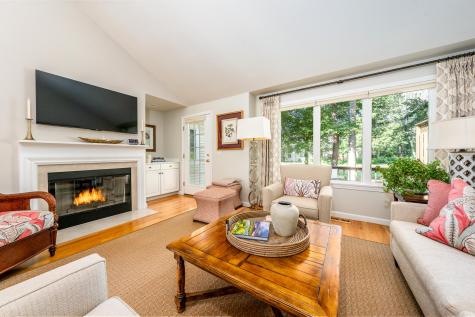 12 Pga Lane Mashpee MA 02649