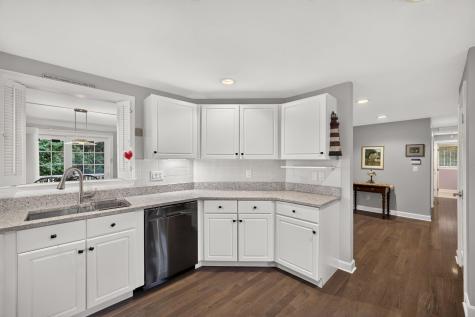 8 Elizabeth Circle Mashpee MA 02649