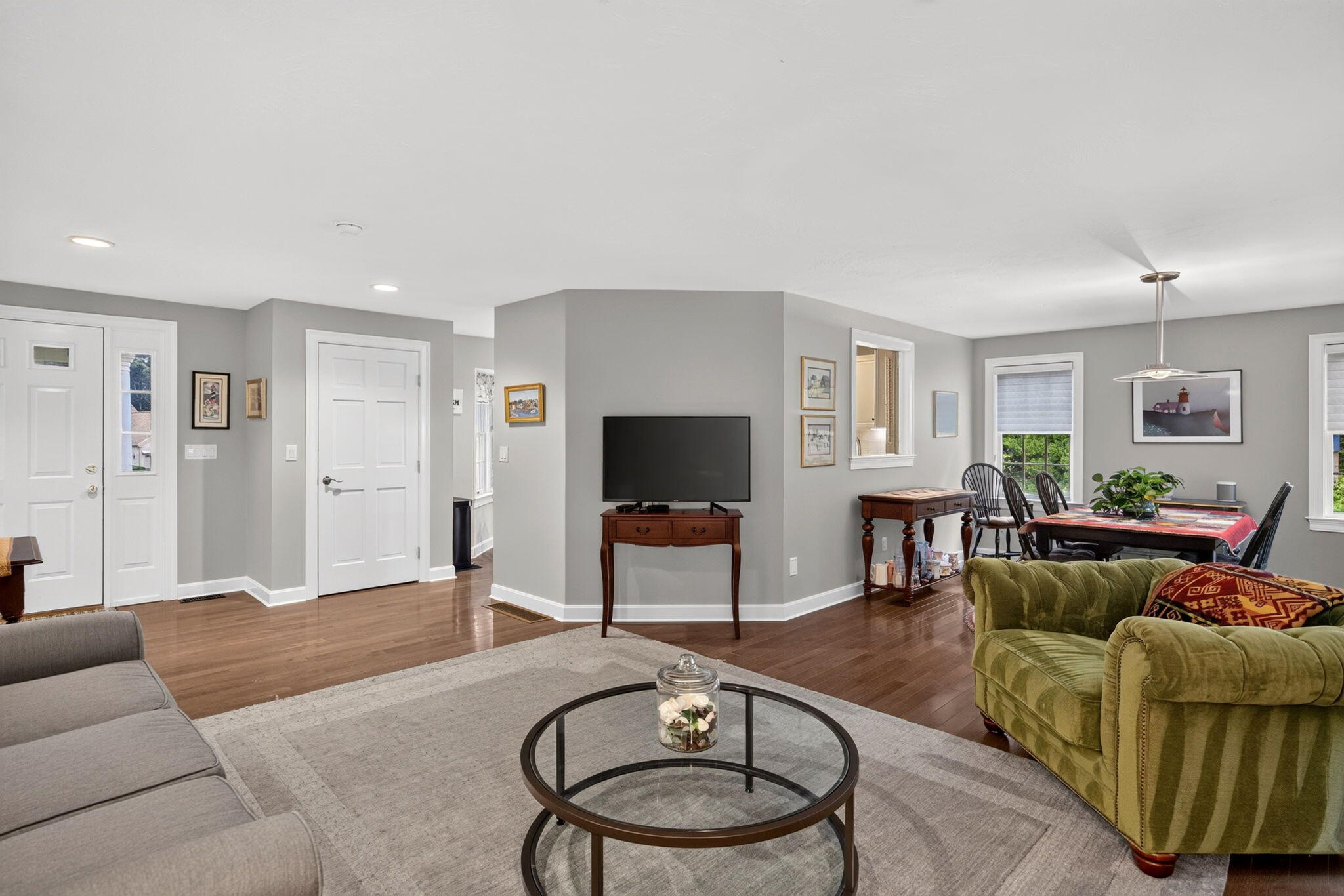8 Elizabeth Circle Mashpee MA 02649