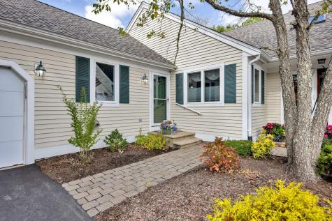 10 Chippers Lane Mashpee MA 02649
