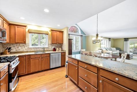 10 Chippers Lane Mashpee MA 02649
