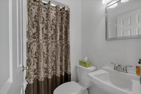 135 W Main Street Barnstable MA 02601