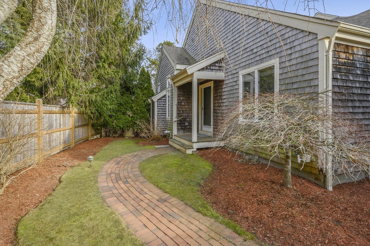 100 Kates Path Yarmouth MA 02675