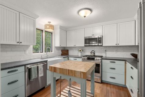 28 Chilmark Drive Falmouth MA 02536