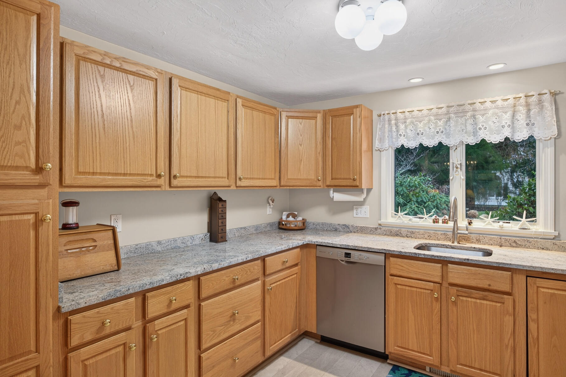 18 Windward Street Mashpee MA 02649