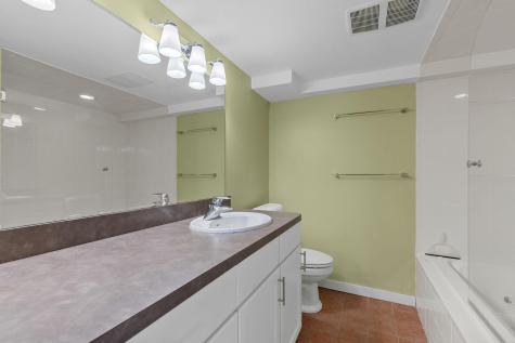 14 Old Colony Way MA 02657