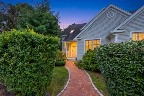 31 Quinns Way Mashpee MA 02649