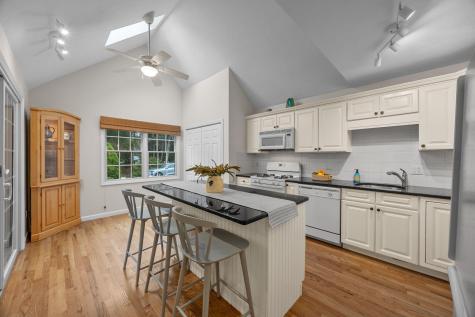 11 Gold Leaf Lane Mashpee MA 02649