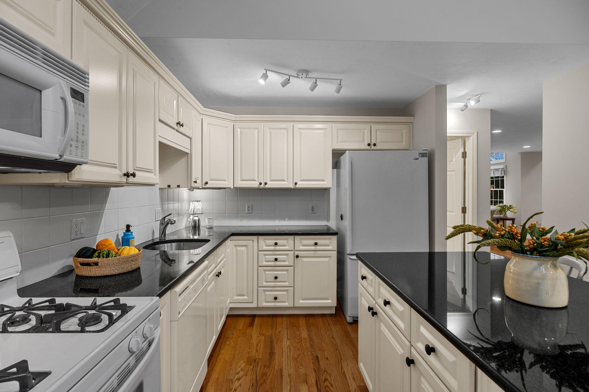 11 Gold Leaf Lane Mashpee MA 02649