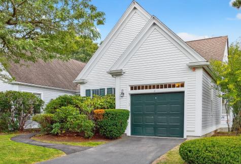 6 Mayfair Court Mashpee MA 02649