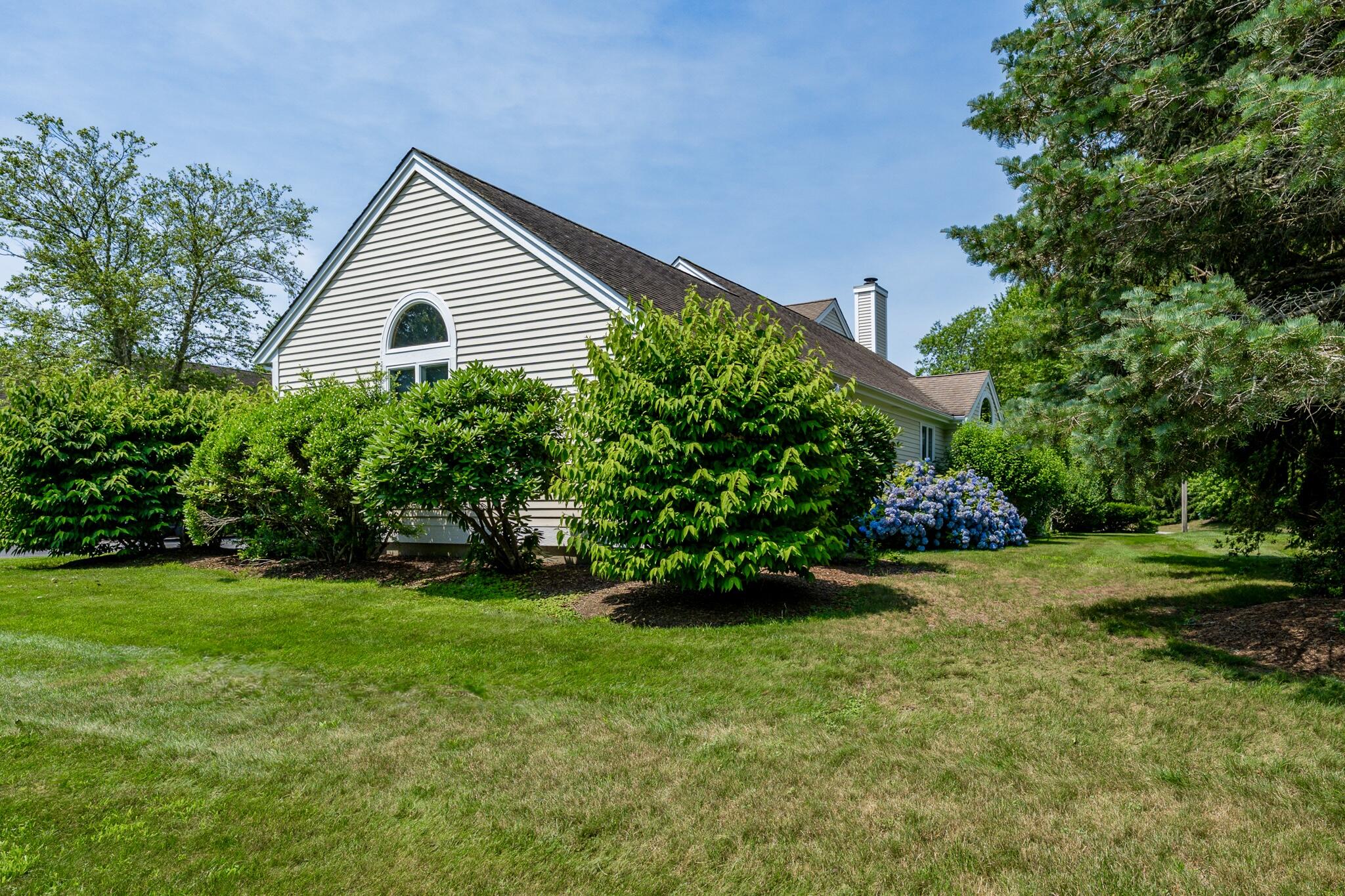 1 Woods Edge Lane Mashpee MA 02649