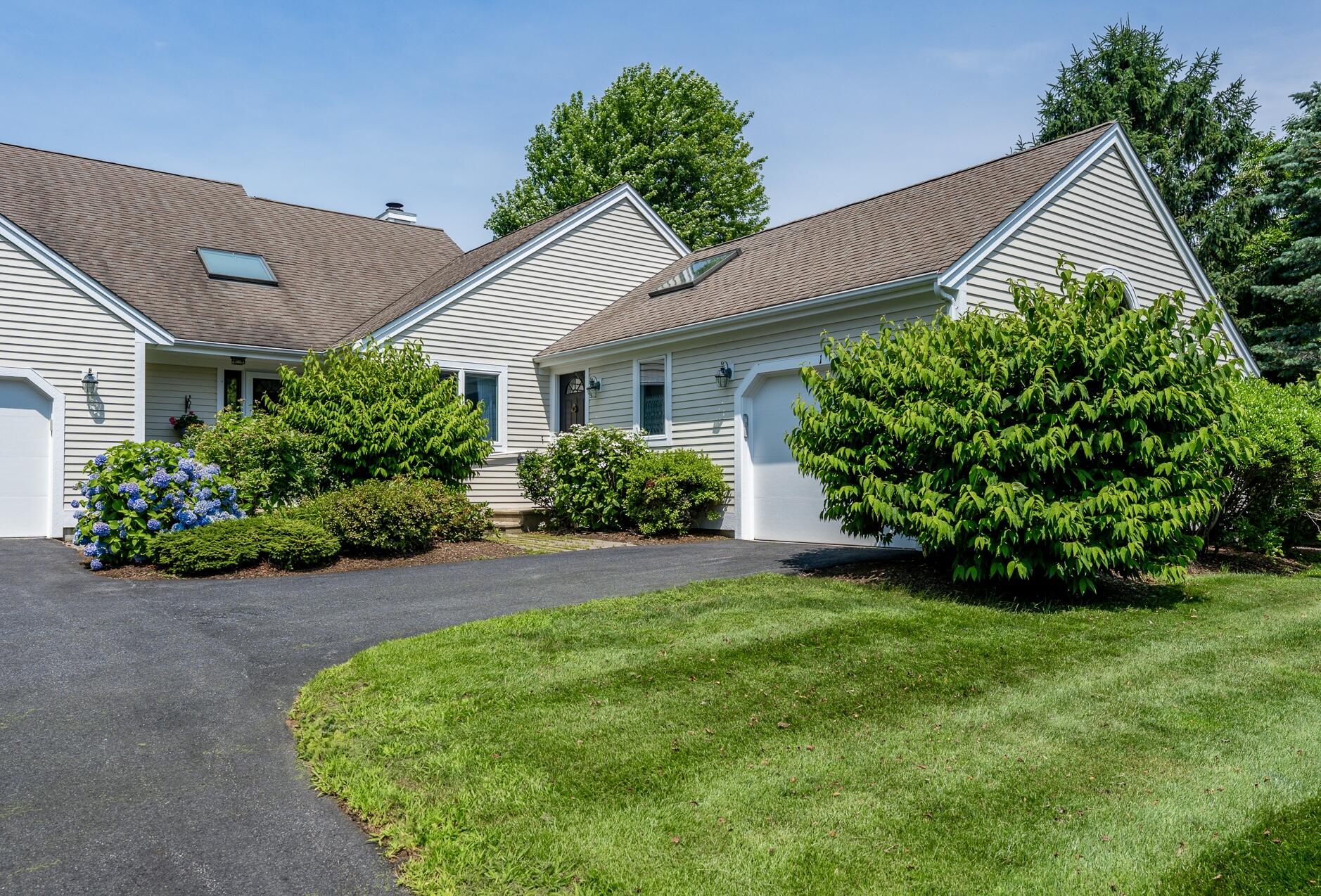 1 Woods Edge Lane Mashpee MA 02649