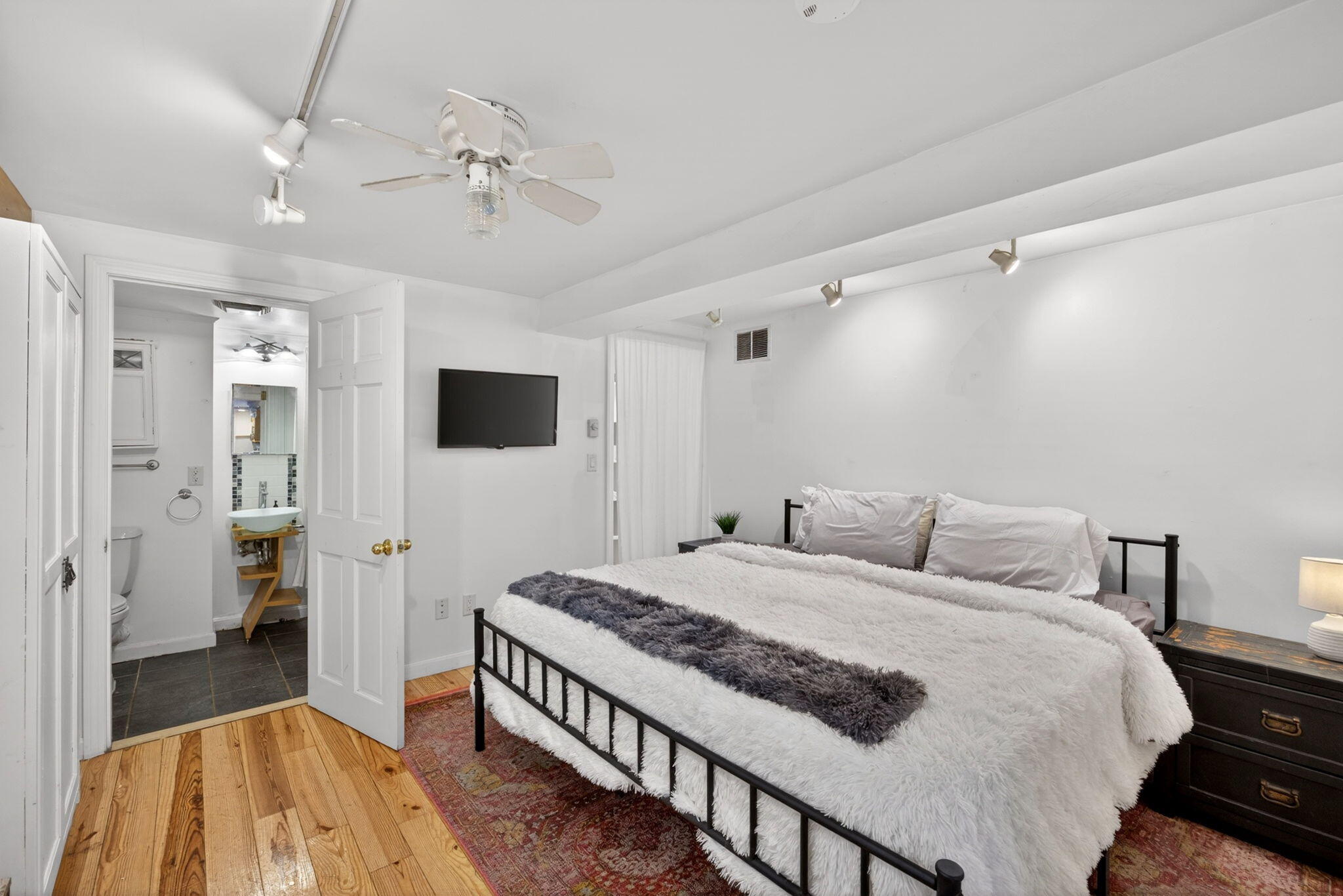 233 Bradford Street Provincetown MA 02657