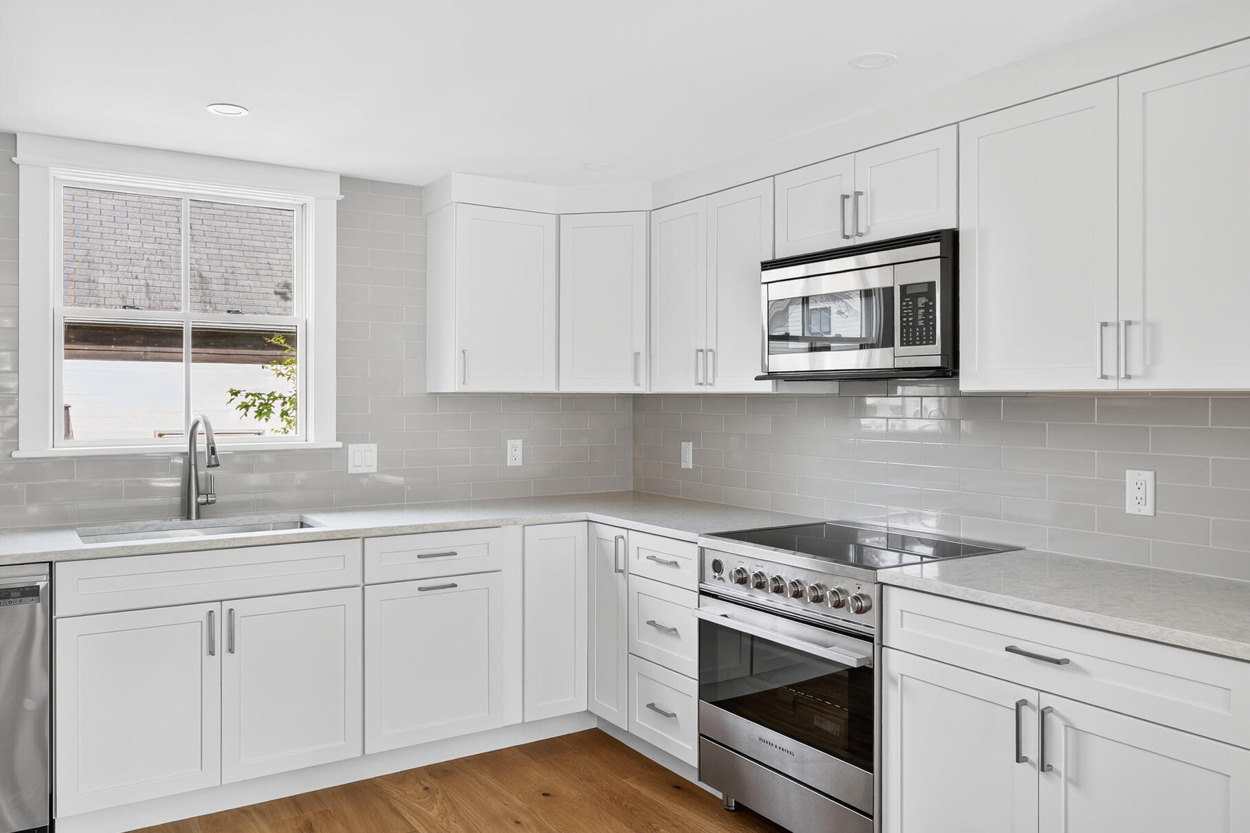 10 Bradford Street Provincetown MA 02657