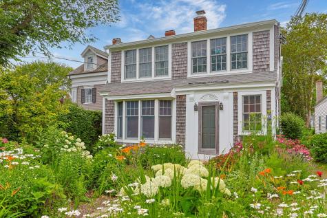 98 Commercial Street Provincetown MA 02657