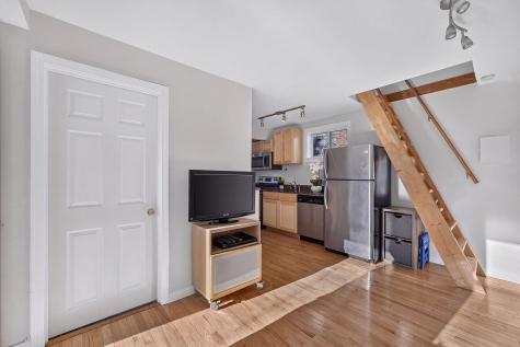 29 Alden Street Provincetown MA 02657