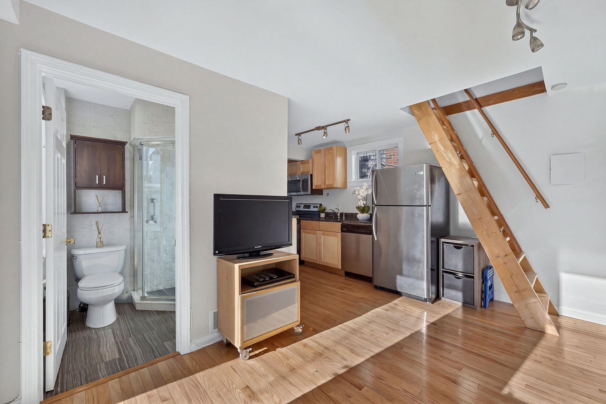 29 Alden Street Provincetown MA 02657