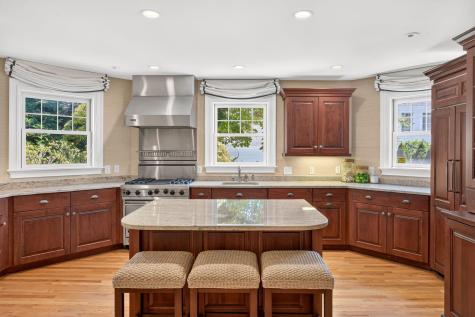528 Main Street Harwich Port MA 02646
