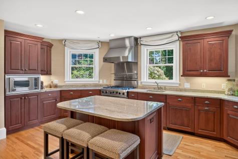 528 Main Street Harwich Port MA 02646