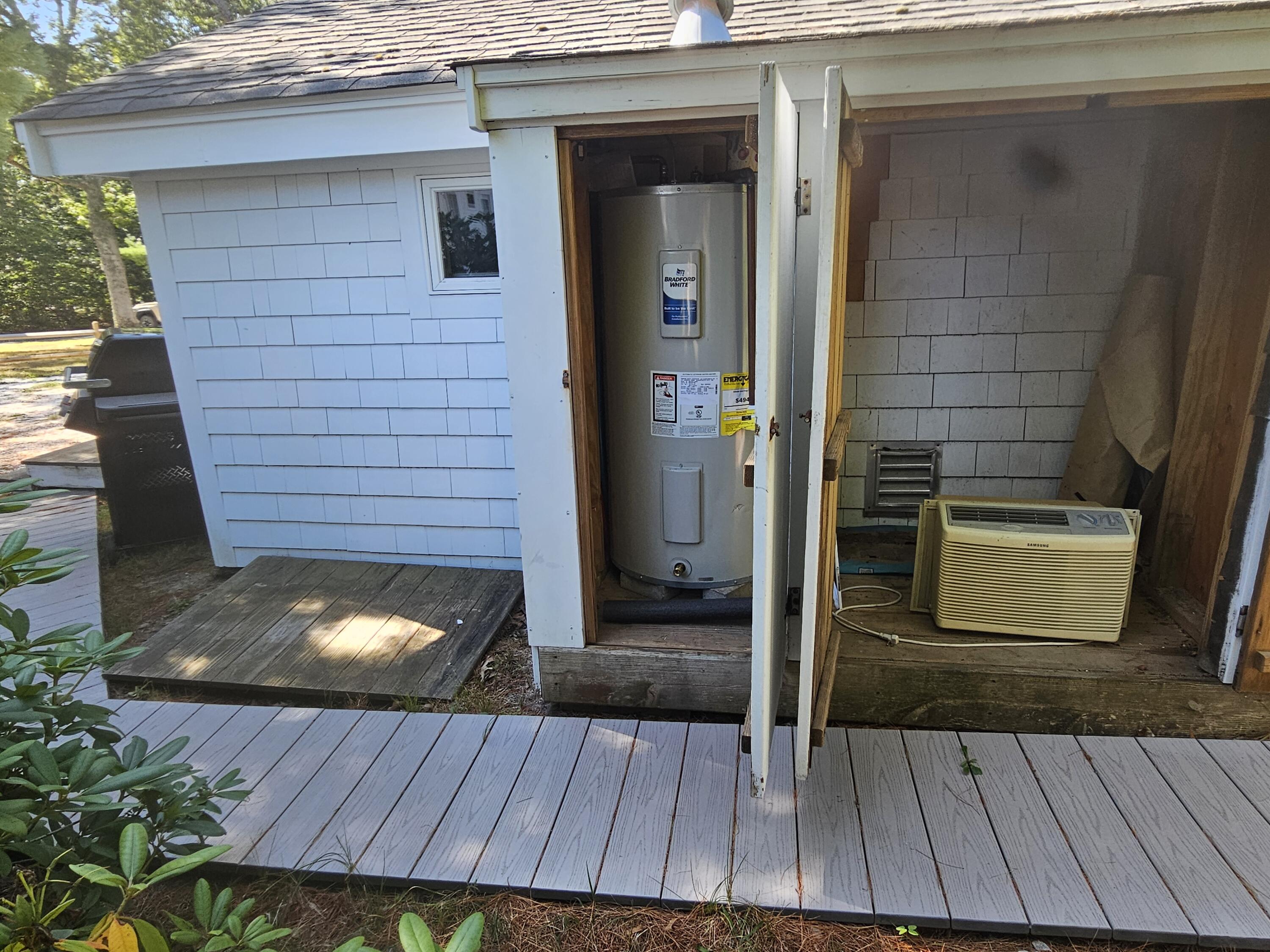 1937 State Highway Route 6 Wellfleet MA 02667