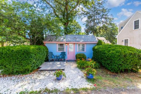 9 Bells Neck Road Harwich MA 02671