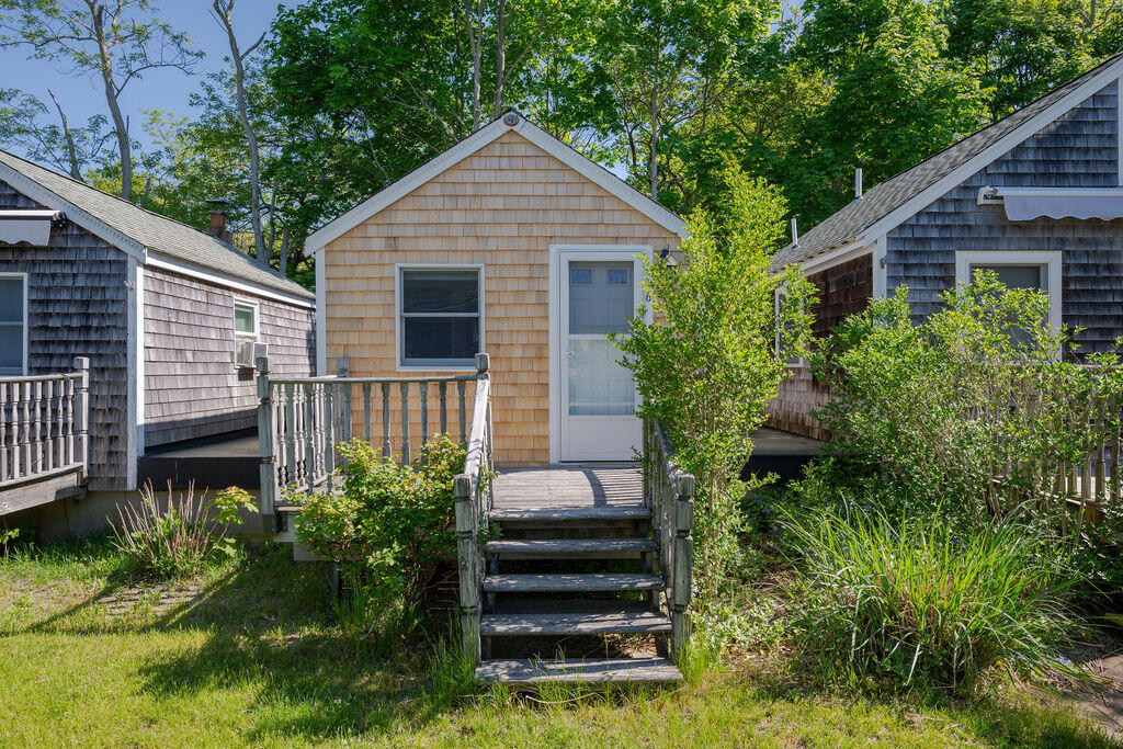 17 Shore Road Truro MA 02666