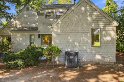 68 Mid-iron Way Mashpee MA 02649