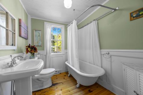 28 Commercial Street Provincetown MA 02657