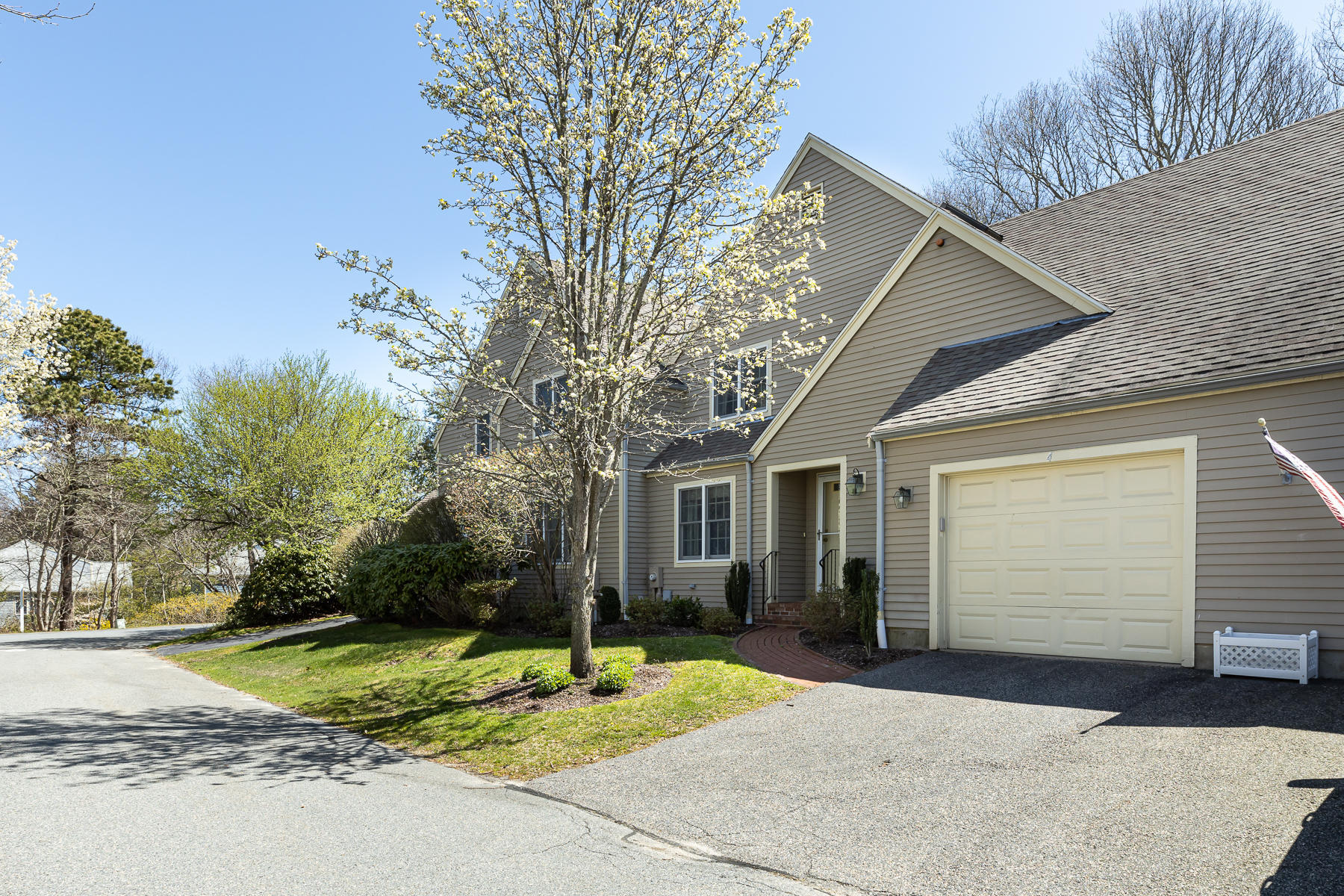 4 Bishops Park Mashpee MA 02649