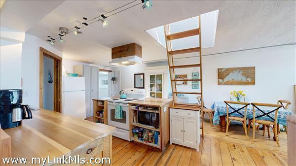 37 Circuit Avenue Oak Bluffs MA 02557