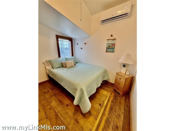 37 Circuit Avenue Oak Bluffs MA 02557