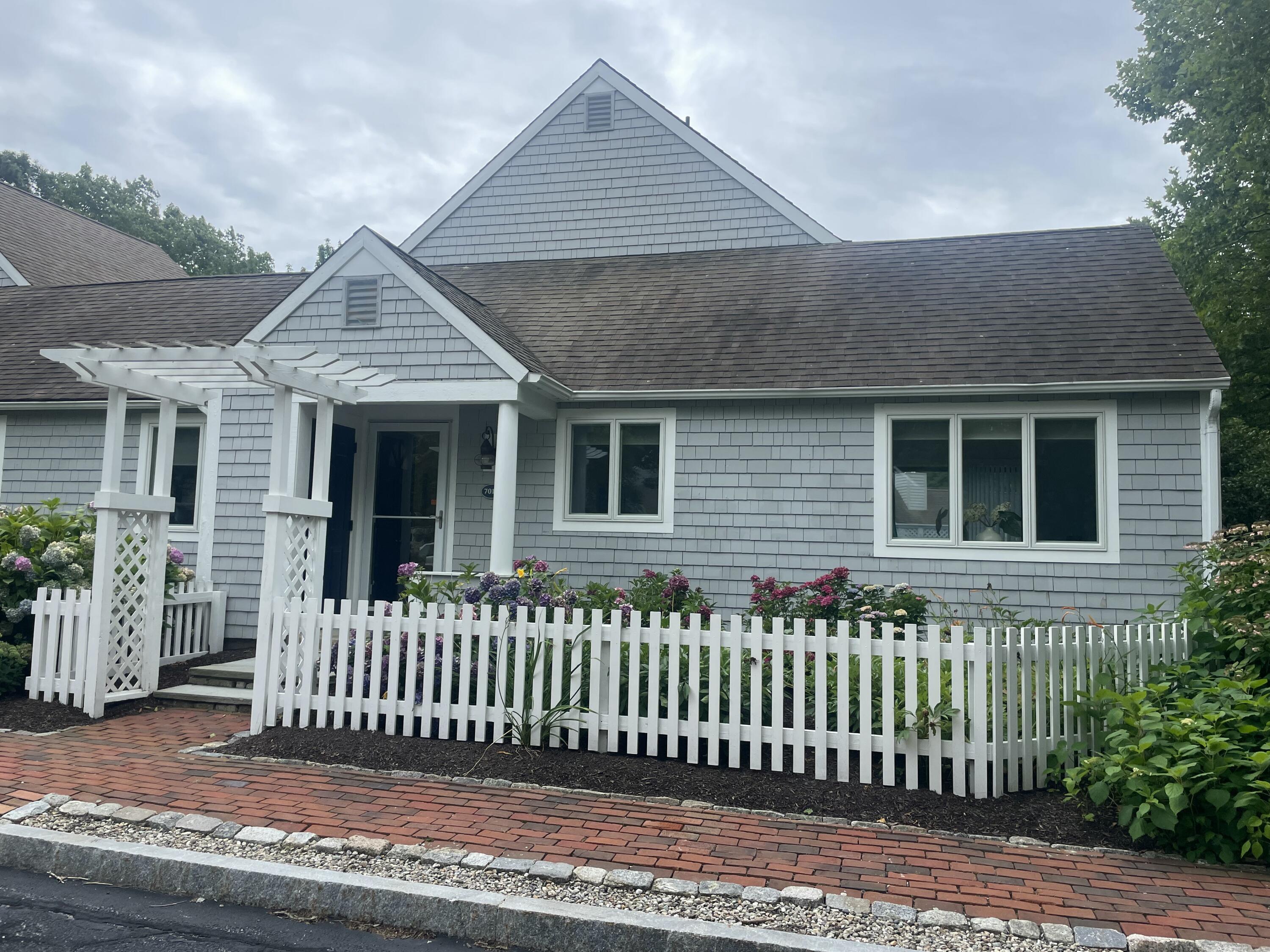 100 Mid-iron Way Mashpee MA 02649