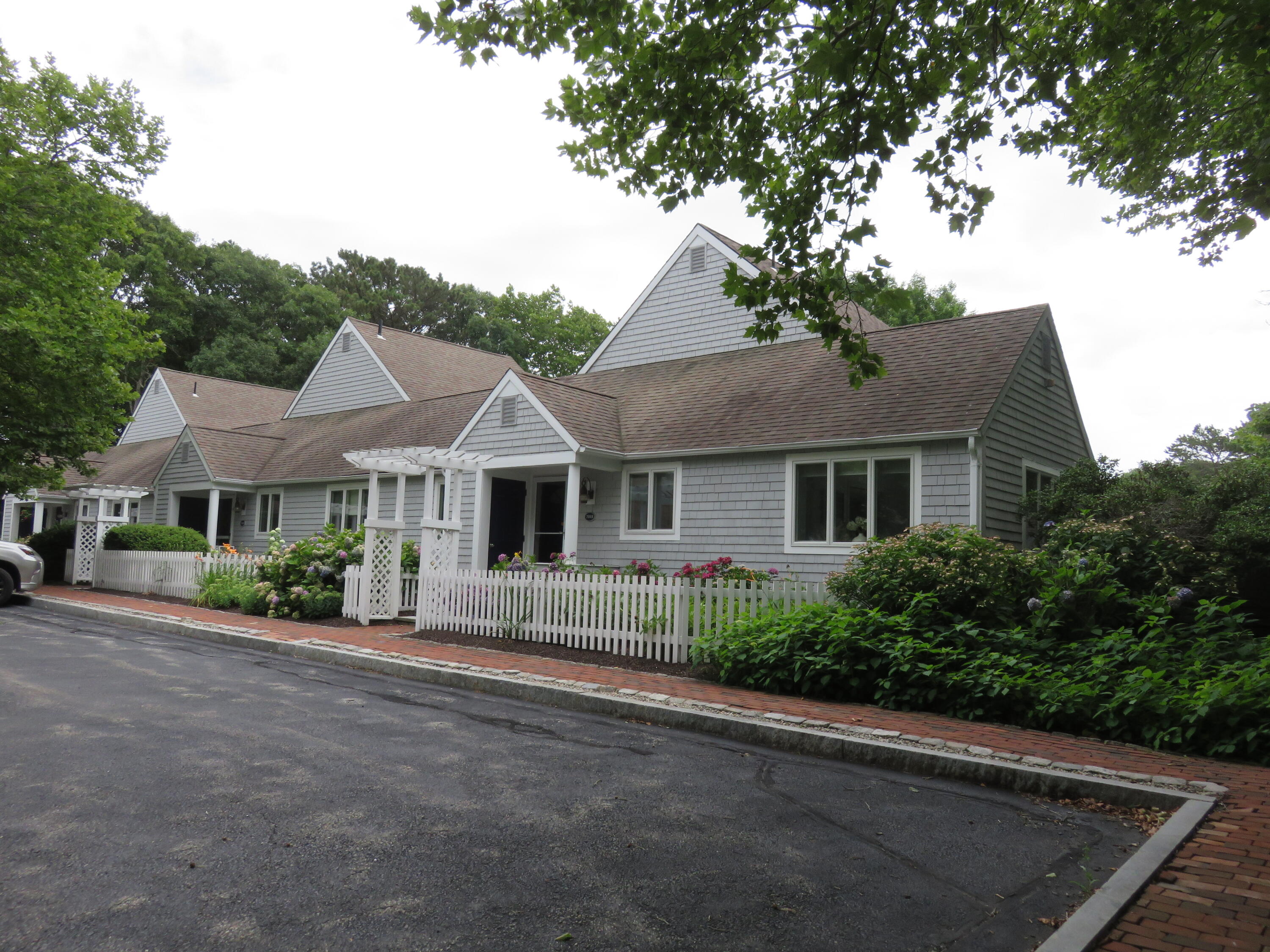 100 Mid-iron Way Mashpee MA 02649