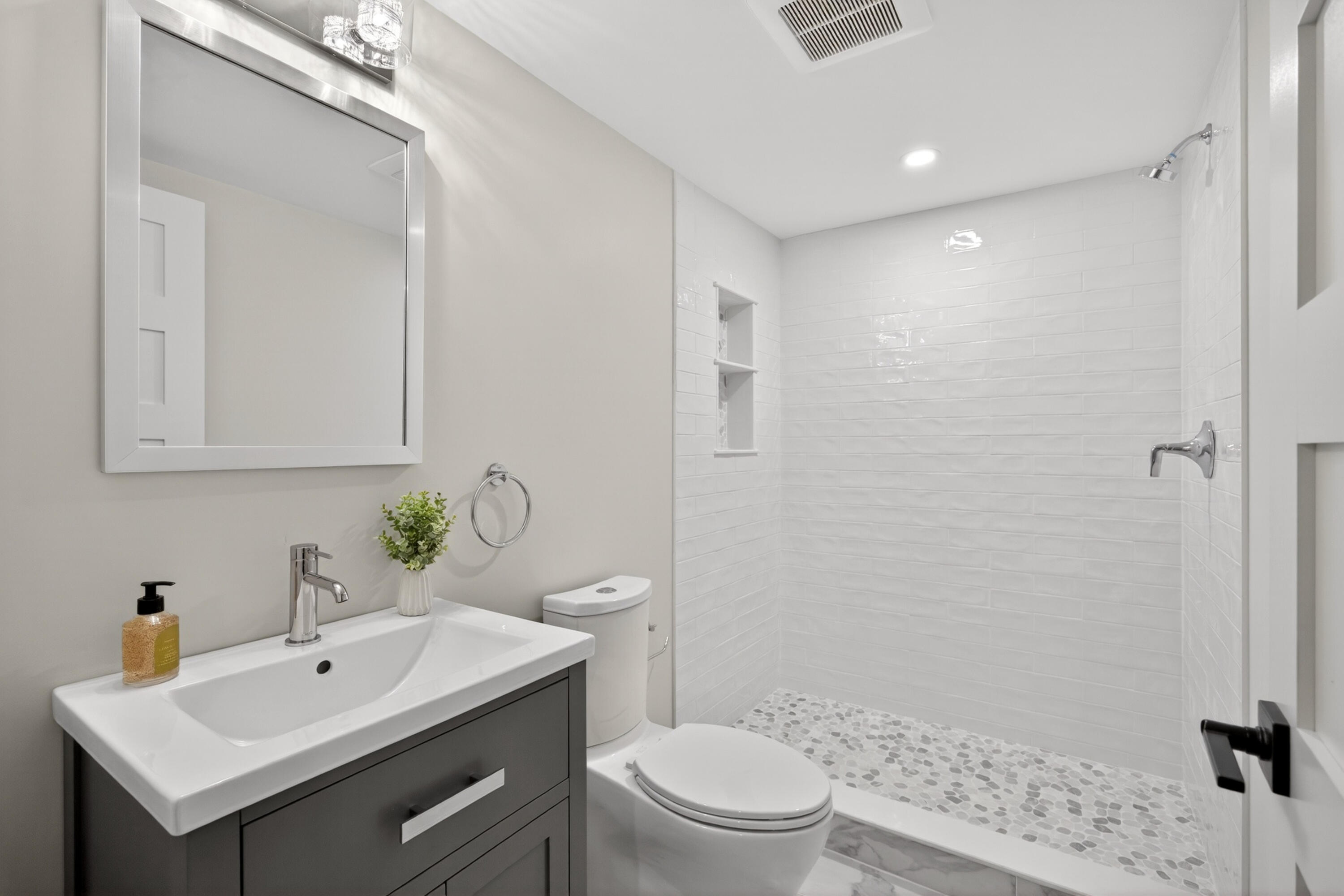 255 Old Main Road Falmouth MA 02556