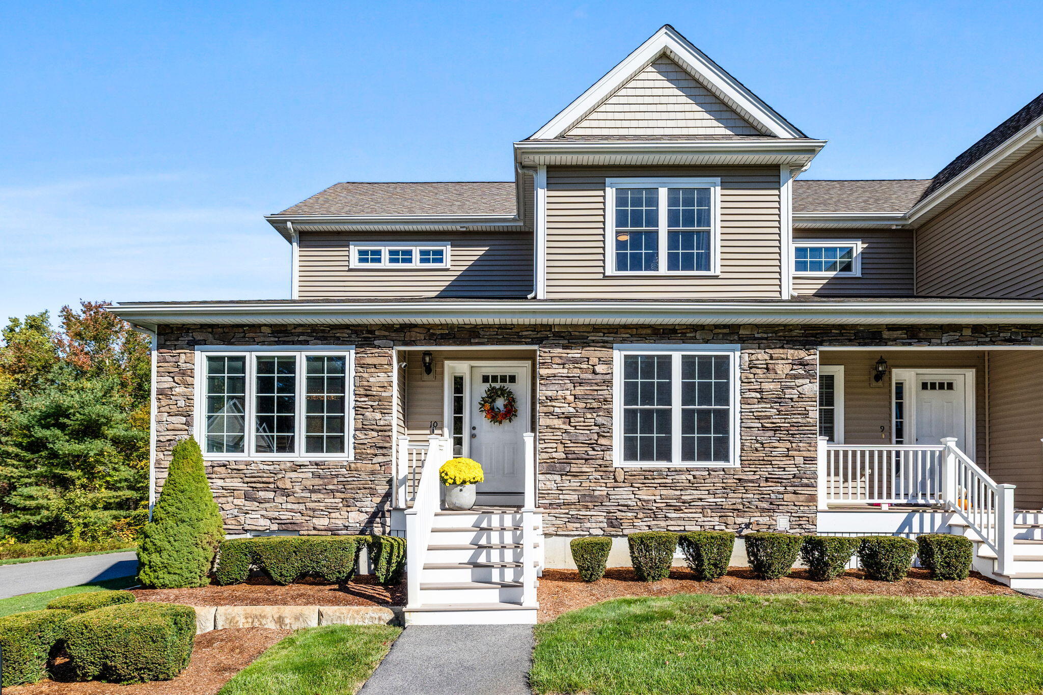 28 Essex Circle Raynham MA 02767